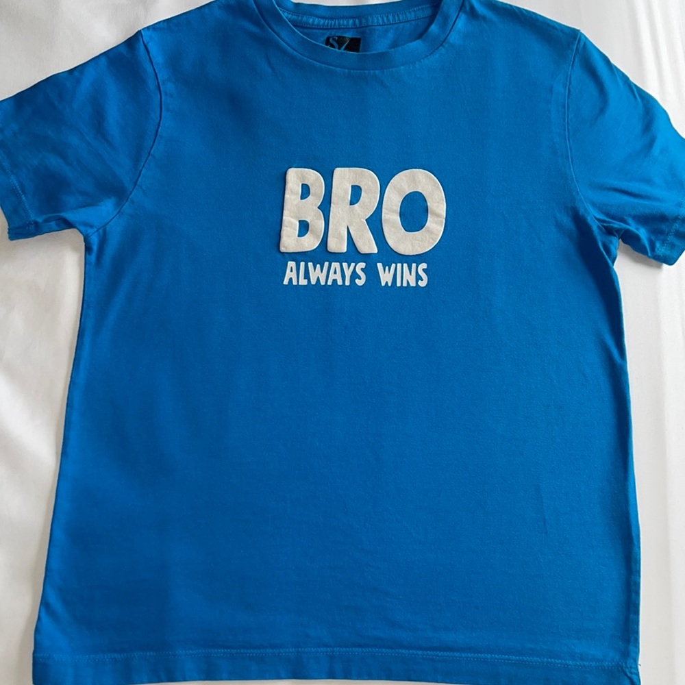Sis vs. Bro official Karina & Ronald T-shirt